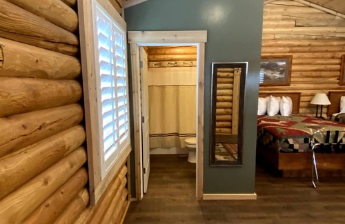 Island Park Otro | Cabin Village