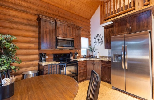 Alton Cabina | Private Cowboy Hot Tub with Alleged UFO Sightings