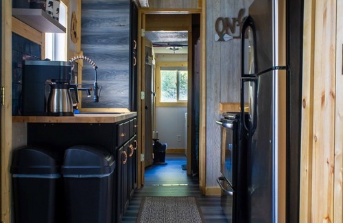 Tichigan Cabina | Cabin, Waterfront, Firepit, Dog Friendly