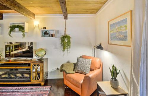 Shelton Casa | Cabin with Hot Tub, 25 Mi to Olympic Natl Park