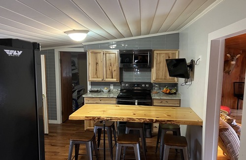 Higgins Lake Cabina | Cabin with Hot tub. Close to Higgins Lake
