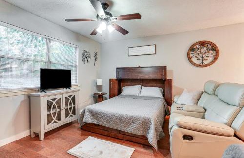 Valley View Apartamento | Cabin with Hot Tub in Valley View Pets Welcome!