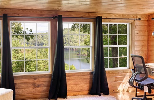 Ellijay Cabina | Cabin with hot tub & stunning lake and mountain views throughout