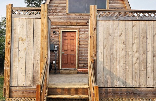 Dry Ridge Cabina | Cabin with Private HOT TUB! 8 minutes to Ark Encounter!