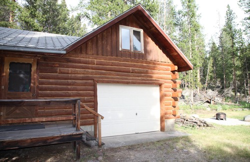 Cody Cabina | Cabina con loft para dormir a 20 millas de la entrada NE de Yellowstone