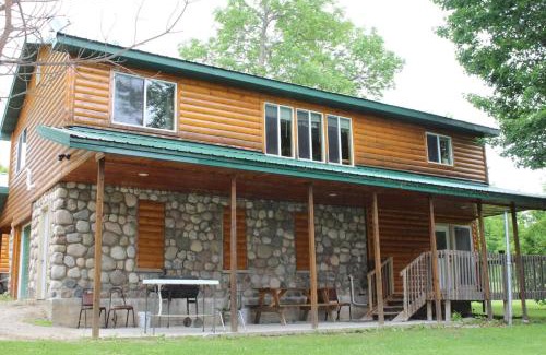Deer River Casa | Cabin10 - Poolside Cabin with a lake view and great fishing