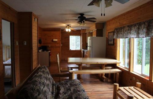 Deer River Casa | Cabin10 - Poolside Cabin with a lake view and great fishing