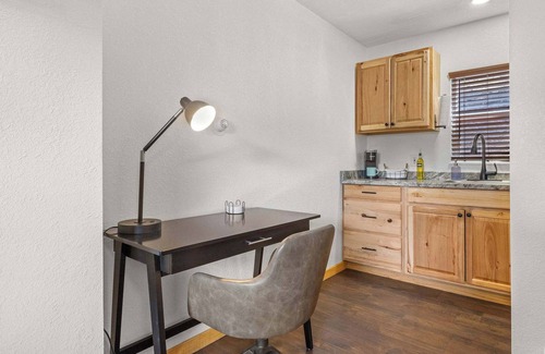 Estes Park Apartamento | Cabin15 - King bed! Hotel Style Unit
