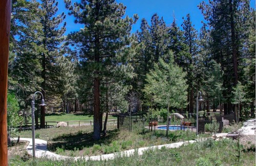 Crooked Pines Casa | Cabins 13