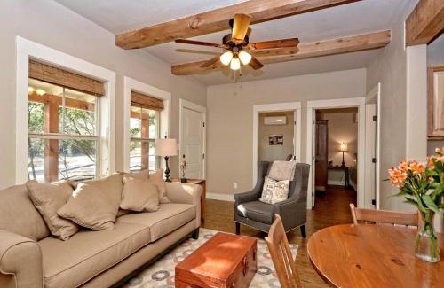 Wimberley Casa | Cabins at Flite Acres - Mountain Laurel
