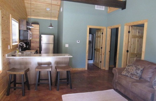 Wilsonville Cabina | CABINS OF LAY LAKE AT BEESWAX CABIN #3