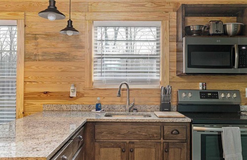 Wilsonville Cabina | Cabins of Lay Lake at Beeswax Cabin #2
