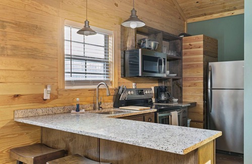 Wilsonville Cabina | Cabins Of Lay Lake at Beeswax Cabin #1