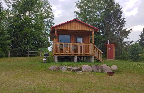 Hastings Highlands Cabina | Cabins on the York - Cabin #3 - Bear Cabin