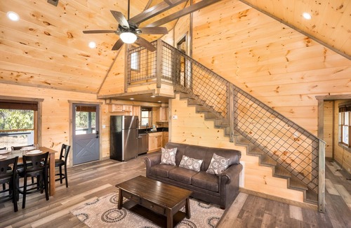 Pittman Center Cabina | Cabins that Retain the Rustic feel with the Modern Beauty of a Complete Makeover