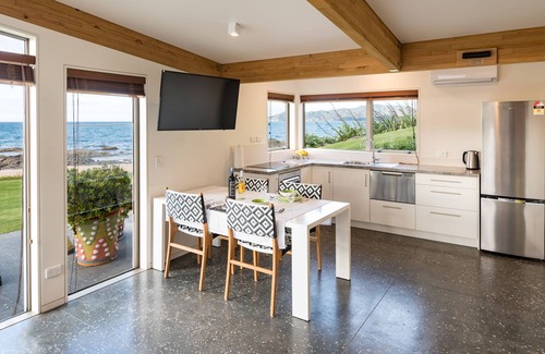 Cable Bay Apartamento | Golden Sand Beachfront Accommodation