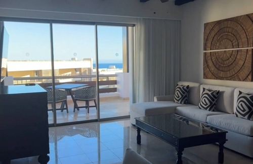 Campo de Golf Fonatur Complejo | Cabo Azul- Full kitchen, jetted tub/shower & balcony. Restaurants and more.