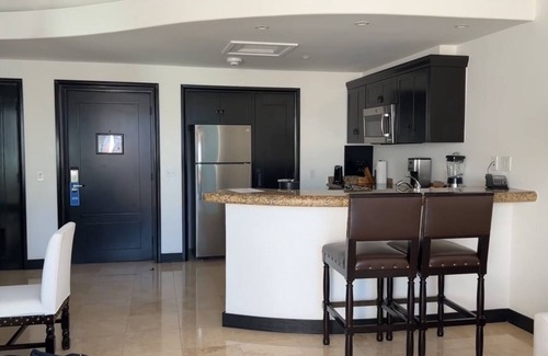 Campo de Golf Fonatur Complejo | Cabo Azul- Full kitchen, jetted tub/shower & balcony. Restaurants and more.