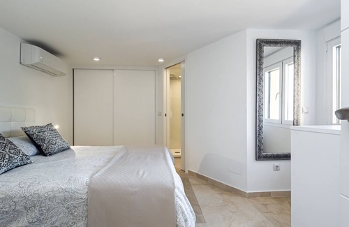 Cabopino Apartamento | Cabopino Harbor · Cozy OCEANVIEW apartment, free parking, wifi, 3 POOLS,
