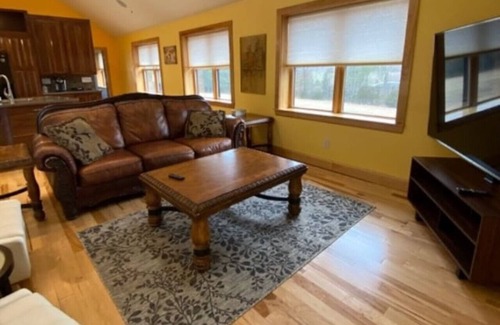 Berkeley Springs Cabaña | Cacapon Cottage-Pet Friendly