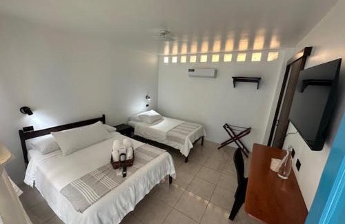 Puerto Baquerizo Moreno Hostal | Cactus