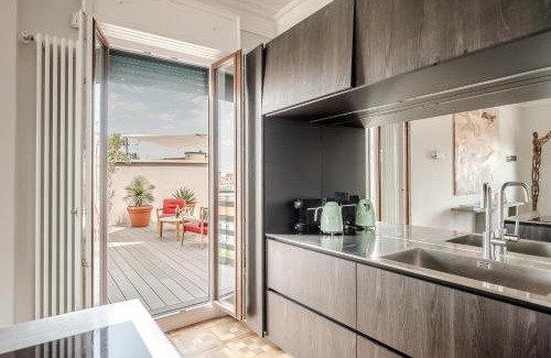 Porta Venezia Apartamento | Cadamosto Art Penthouse with Terrace R&R