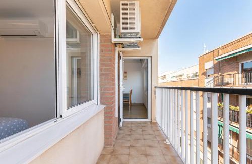 Cornella de Llobregat Apartamento | Cadillac BCN Sud, Cornellà, metro, tram, aero