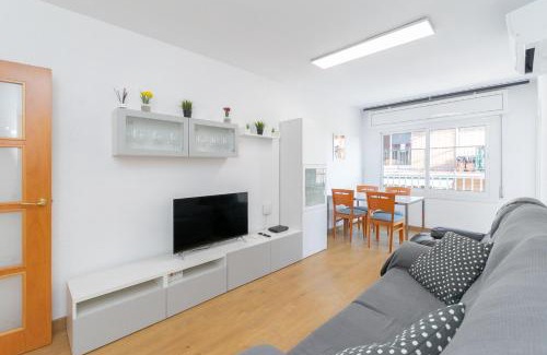 Cornella de Llobregat Apartamento | Cadillac BCN Sud, Cornellà, metro, tram, aero