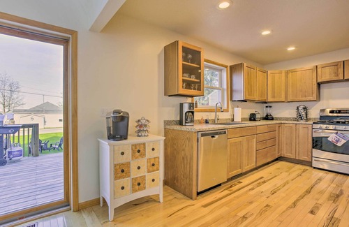 Cadillac Casa | Cadillac Home w/ Hot Tub & Lake Mitchell Views!