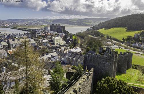 Rowen Casa | Cae Bach