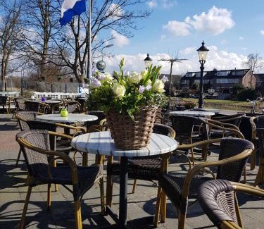 Het Kalf Cama Y Desayuno | Café Brasserie Het Heerenhuis