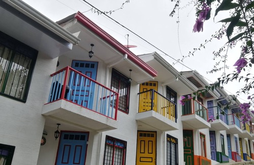 Salento Apartamento | Café de Colores con balcon