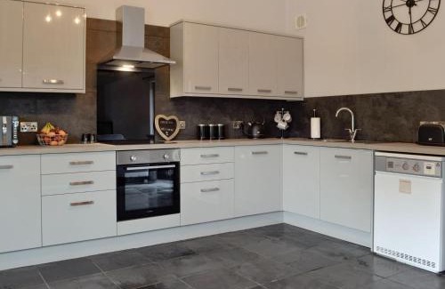 Bontnewydd Casa | Caffi Sali - Weluk143
