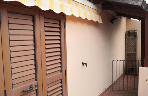 Assemini Apartamento | Cagliari Elmas Airport Beautiful Mansarda