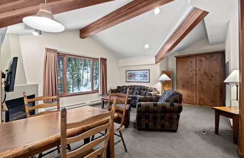 Sun Peaks Casa | Cahilty #417 1 Bedroom Home