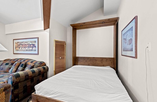 Sun Peaks Casa | Cahilty #417 1 Bedroom Home