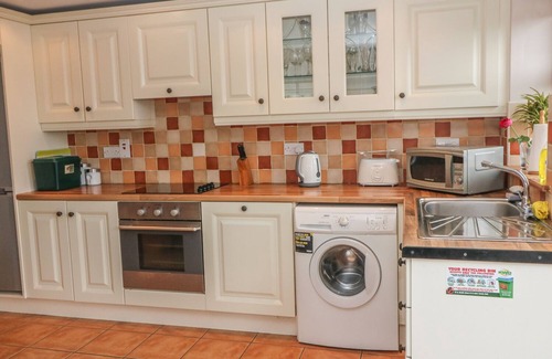 County Cork Cabaña | CAHIRKEEN COTTAGE, pet friendly in Allihies, County Cork