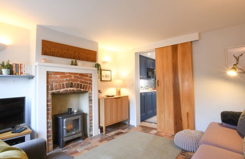 Westleton Cabaña | CAINES COTTAGE, pet friendly, character holiday cottage in Westleton