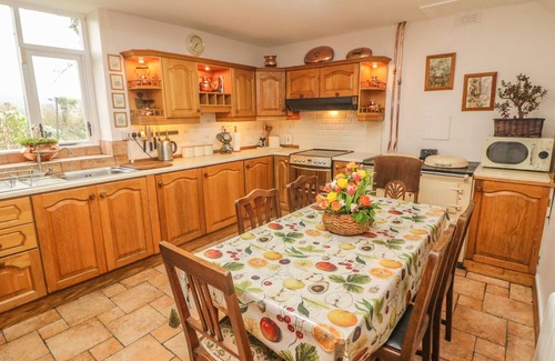 Dungarvan Cabaña | CAIRBRE HOUSE, family friendly in Dungarvan, County Waterford