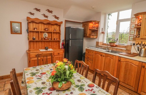 Dungarvan Cabaña | CAIRBRE HOUSE, family friendly in Dungarvan, County Waterford