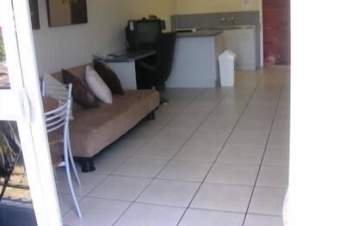 Cairns North Hotel | Cairns Holiday Lodge