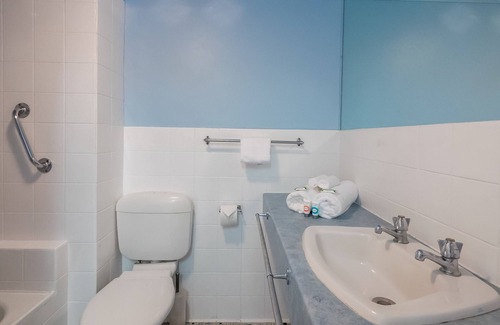 Cairns North Hotel | Cairns Holiday Lodge