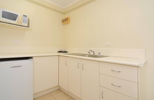 Cairns North Hotel | Cairns Queenslander Hotel & Apartments