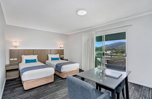 Cairns North Hotel | Cairns Sheridan Hotel