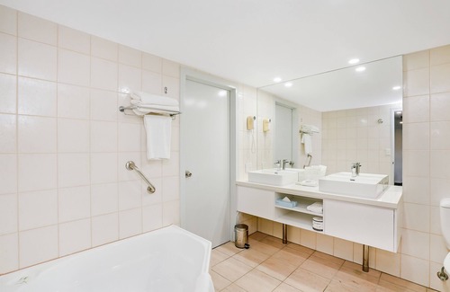 Cairns North Hotel | Cairns Sheridan Hotel