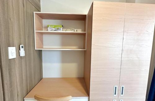 Highway Hills Apartamento | Cairong Inn Condominium pool TV with Netflix FAME RESIDENCES