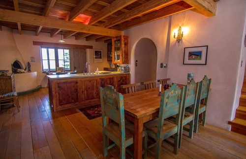 Arroyo Seco Casa | Caja de Tesoro ~ A Romantic Mountain Getaway!