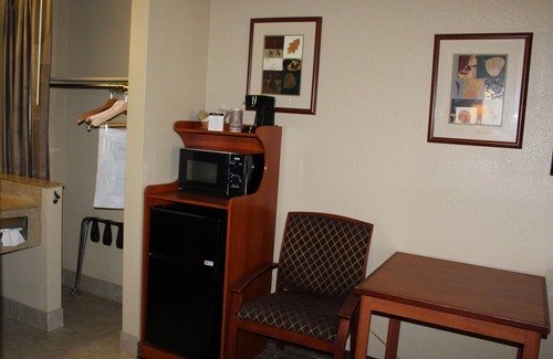 Cajon Junction Hotel | Cajon Pass Inn