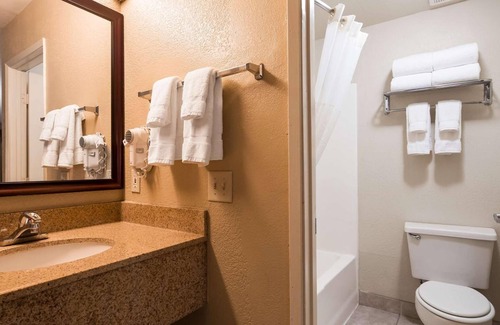 Cajon Junction Hotel | Cajon Pass Inn