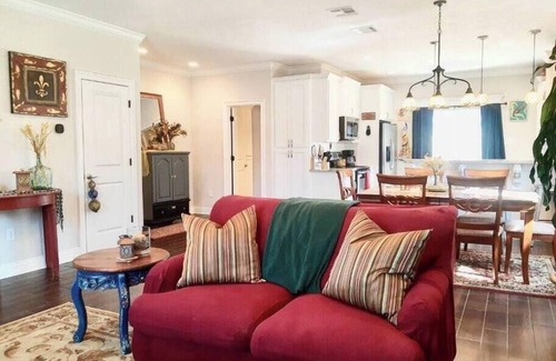 Lake Charles Casa | Cajun Cabin at Penn Properties